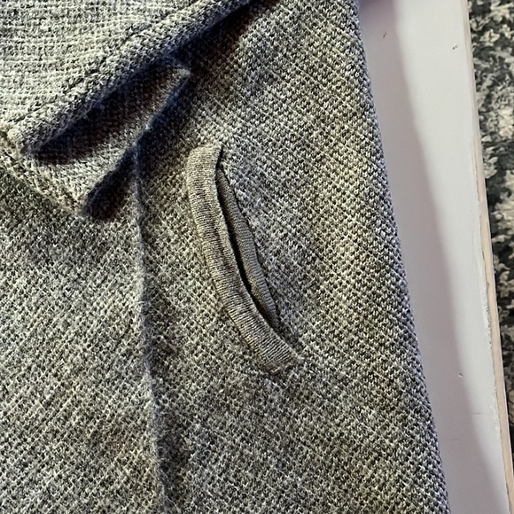 Women’s Max Studio Sweater. Size L. - Picture 3 of 6